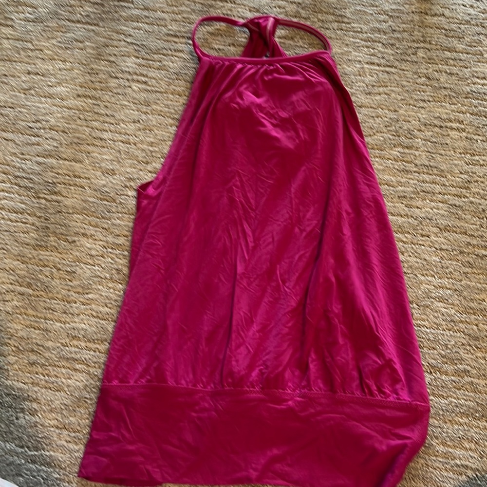 lululemon magenta tank with built in bra size 4
